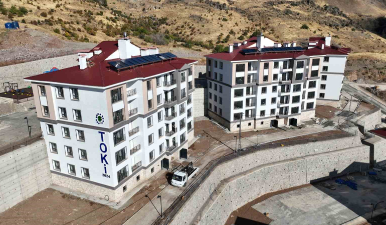 Tunceli̇de Toki̇ Ve Afad Tarafından Yaptırılan 168 Konut Bi̇tme Aşamasına Geldi̇