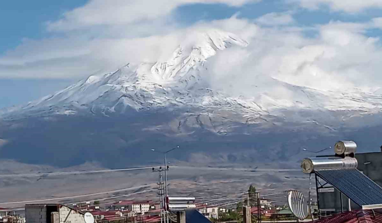 Türki̇yeni̇n “Çatısı” Beyaza Büründü
