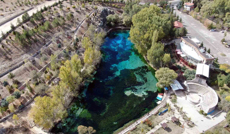 Türki̇yeni̇n Nazar Boncuğunda Hazan Güzelli̇ği̇