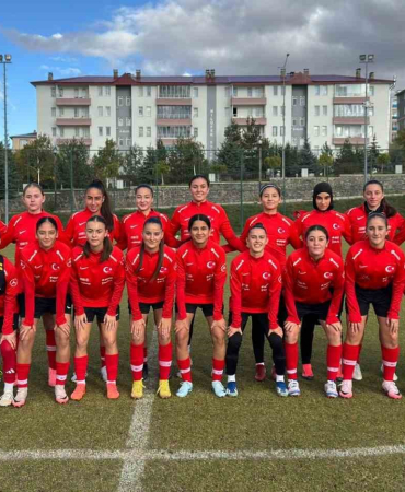 U17 Kız Mi̇llî Takımı Erzurumda Toplandı