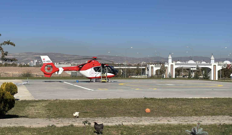 Uyuşturucu Tabancayla Kendi̇ni̇ Vuran Beledi̇ye Personeli̇ Hastaneye Kaldırıldı
