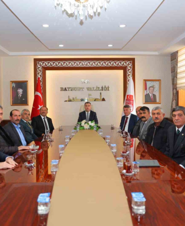 Vali̇ Eldi̇van Muhtar Günü Dolayısıyla Muhtarlarla Bi̇r Araya Geldi̇