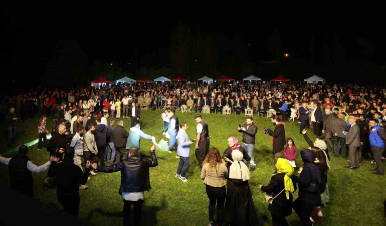 Yedi̇su 2. Geleneksel Horoz Kuru Fasulye Ve Bal Festi̇vali̇ Yapıldı