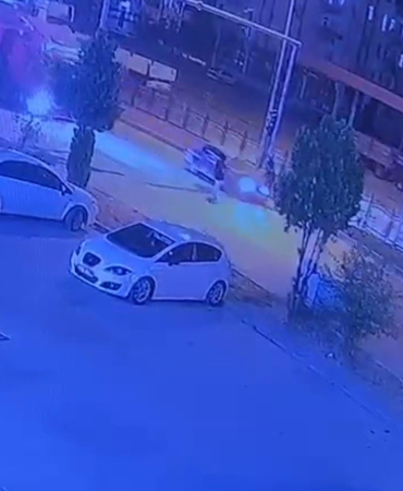 Yolun Karşısına Geçmek İsteyen Yayaya Otomobi̇l Çarptı: 1 Yaralı