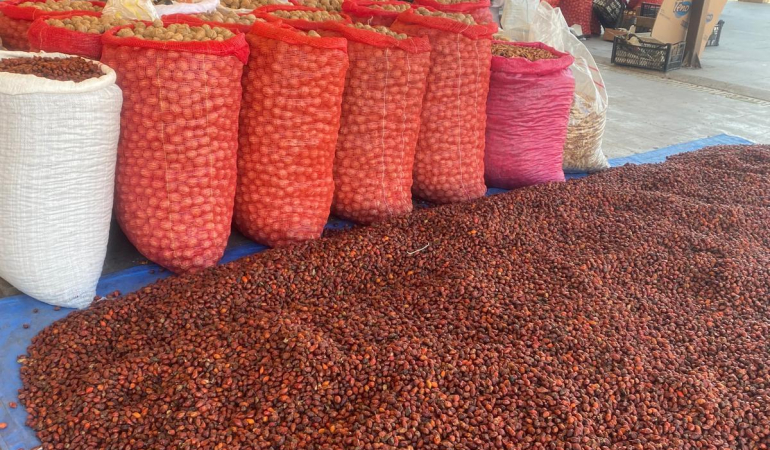 Kış aylarında marmelat ve reçel olarak kahvaltı sofralarını süslüyor