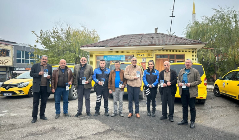 Polis ekipleri taksicileri bilgilendirdi