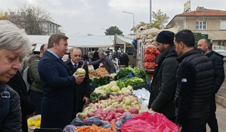 Vali Aydoğdu Pazarcı Esnafını Ziyaret Etti