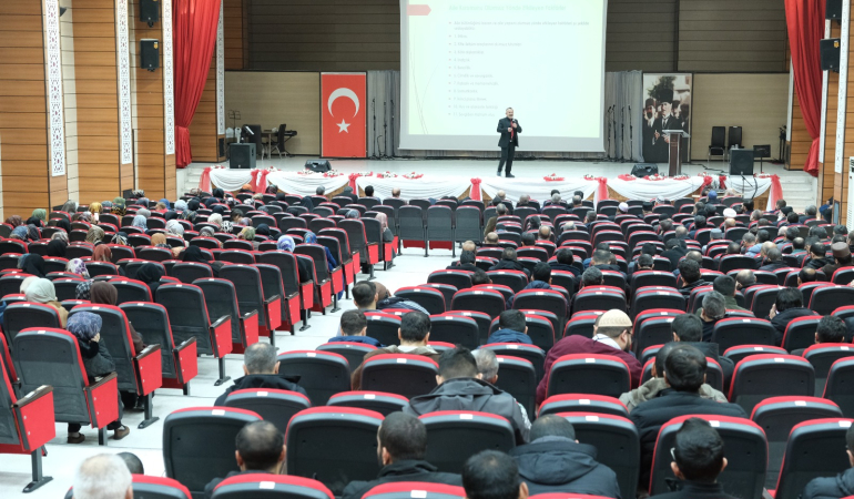 “Değerleriyle Güçlü Ailem” Konulu Konferans Verildi