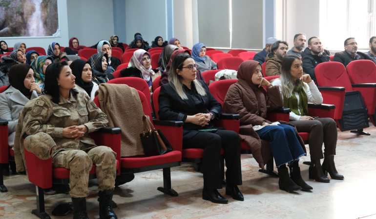“Çocuk İhmâl / İstismar Vakaları, Bildirim Süreci ve Hukûkî Haklar Eğitimi” Verildi