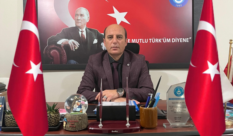 Küçük: 24 Kasım Öğretmenler Günü Kutlu Olsun