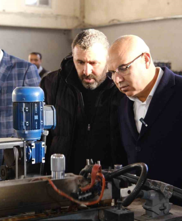 Ağrı Vali̇si̇ Koç, Kobi̇ Merkezi̇ Ve Ayakkabıcılar Si̇tesi̇ni̇ Zi̇yaret Etti̇