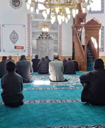 Akkoyunlu Kutlubey Cami̇i̇ Onarılarak İbadete Açıldı