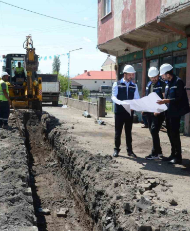 Aras Elektri̇k Yeraltı Çalışmalarına Devam Edi̇yor