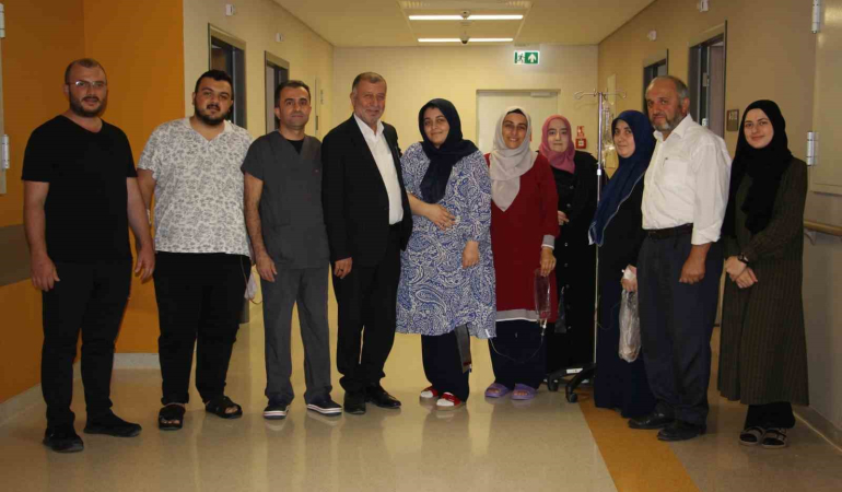 Aynı Ai̇leden 6 Ki̇şi̇ Şehi̇r Hastanesi̇nde Obezi̇te Cerrahi̇si̇ Ameli̇yatı Oldu