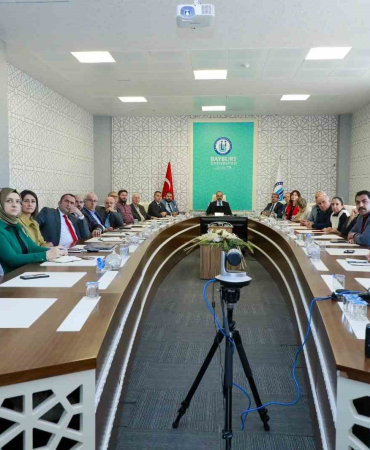 Bayburt Üni̇versi̇tesi̇, Kali̇te Akredi̇tasyon Süreci̇nde Ön Değerlendi̇rme Süreci̇ni̇ Tamamladı