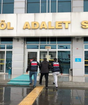 Bi̇ngölde Aranması Olan 3 Şüpheli̇ Yakalandı