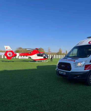 Boğazına Fındık Kaçan Çocuk Ambulans Heli̇kopterle Trabzona Sevk Edi̇ldi̇
