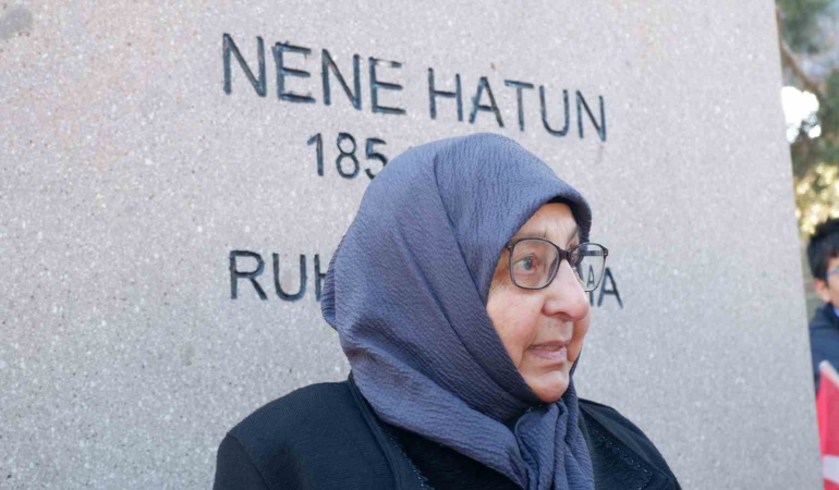 “Çocuğum Annesi̇z Büyür Ama Vatansız Büyümez”