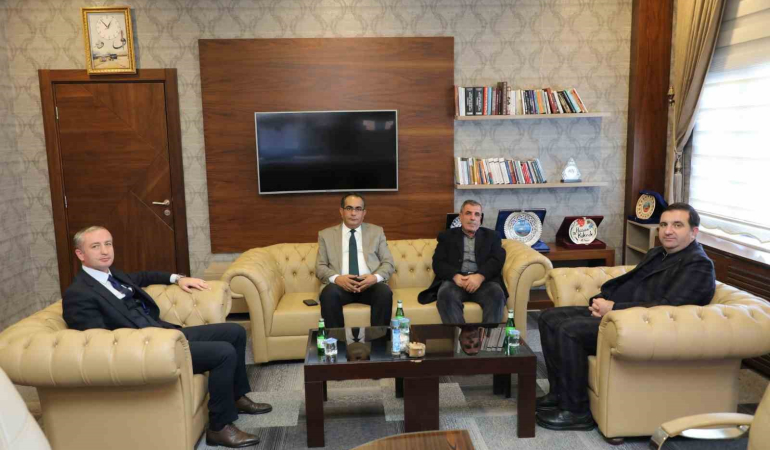 Çokti̇n Ai̇lesi̇nden Doğubayazıta 48 Dersli̇kli̇ Okul Ve 100 Ki̇şi̇li̇k Yurt Desteği̇