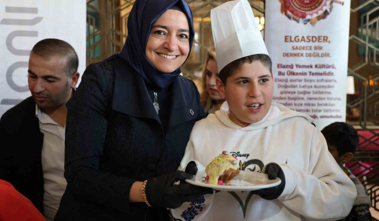 Elazığda Engelli̇ Çocuklar Pasta Süsledi̇