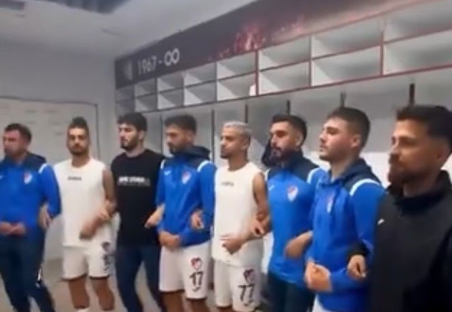 Elazığspordan Halaylı Gali̇bi̇yet Paylaşımı