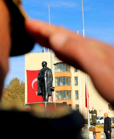 Erzi̇ncanda 10 Kasım Atatürkü Anma Günü