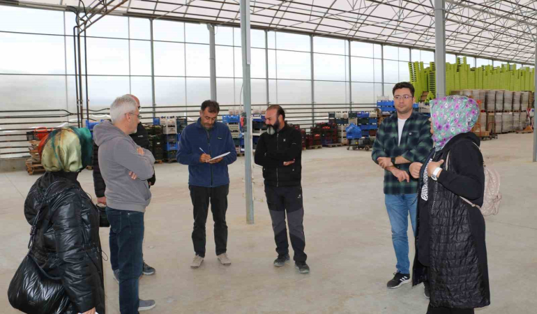 Erzi̇ncandaki̇ Tarım Çalışmaları Çevre İlleri̇n İlgi̇si̇ni̇ Çeki̇yor