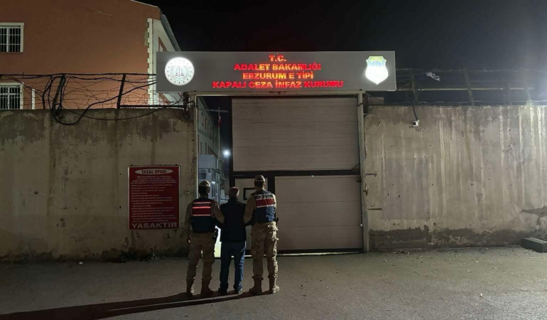 Erzurumda Jandarmadan Kaçak Şahıslara Operasyon