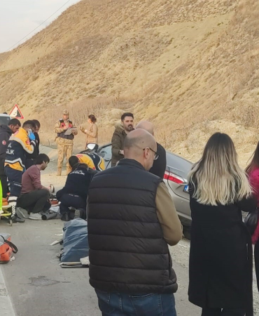 Erzurumdaki̇ Kazada Can Pazarı Yaşandı: 2 Ölü, 3 Yaralı