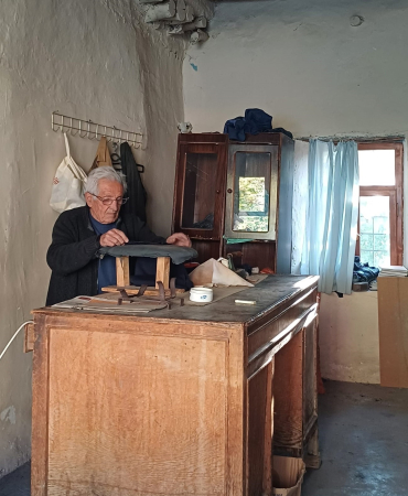 Eski̇ İlgi̇ Olmaması Nedeni̇ İle 73 Yıllık Mesleği̇ne Son Verdi̇