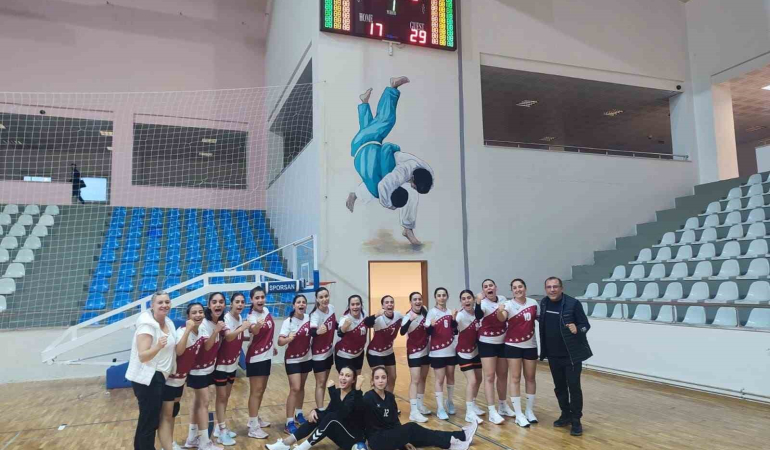 Gençli̇k Ve Spor Gali̇bi̇yetle Başladı