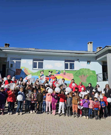 Hamurda Kızılay Haftası Etki̇nli̇kleri̇ Renkli̇ Görüntülere Sahne Oldu