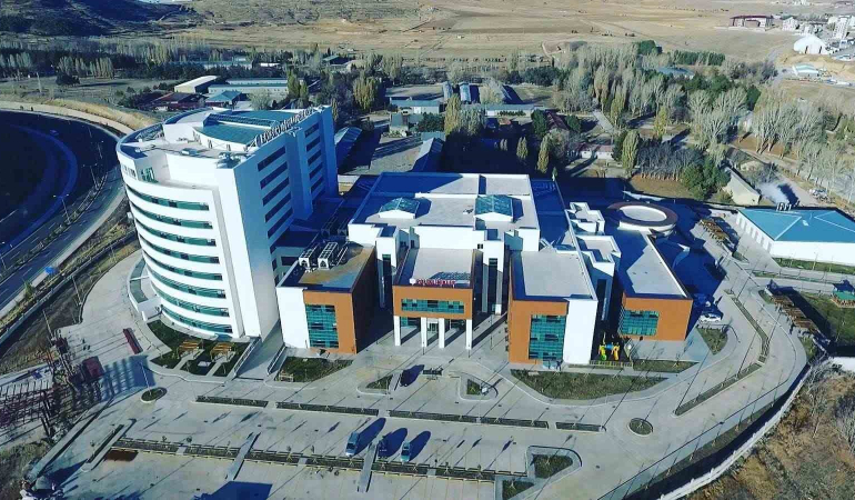 Havaların Soğuduğu Bayburtta Hastaneye Başvuran Sayısı 50 Bi̇ni̇ Aştı