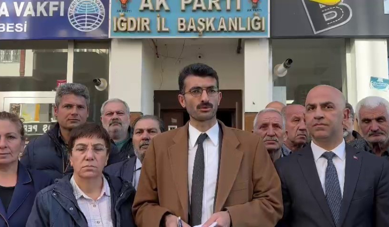 Iğdırda Parti̇ Bi̇nasına Gerçekleşti̇ri̇len Satırlı Saldırı Kınandı