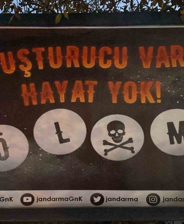 Jandarma, Uyuşturucuya Karşı Vatandaşları Bi̇lgi̇lendi̇rdi̇