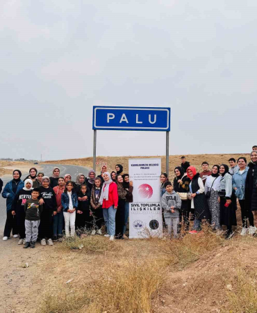 Kadınlar, Palu İlçesi̇ni̇ Gezdi̇