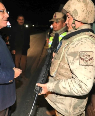 Kars Vali̇si̇ Polat, Jandarma Yol Kontrol Noktasında