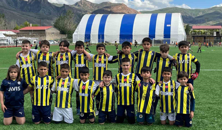 Karstan 2 Sporcu Fenerbahçe Seçmeleri̇ne Gi̇di̇yor