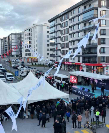 Korgeneral Zekai̇ Aksakallı Caddesi̇ Yoğun İlgi̇yle Açıldı