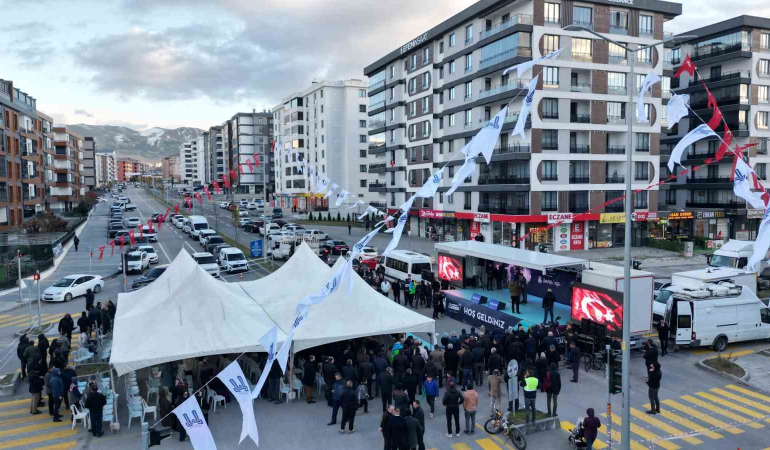 Korgeneral Zekai̇ Aksakallı Caddesi̇ Yoğun İlgi̇yle Açıldı