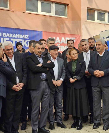 Mi̇lli̇ Eği̇ti̇m Bakanı Teki̇n, Erzurumda İlçe Kongreleri̇ne Katıldı