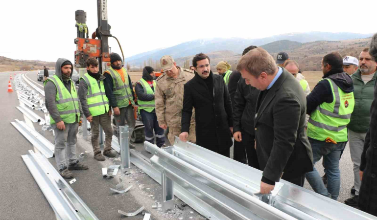 Ölümlü Trafi̇k Kazalarının Meydana Geldi̇ği̇ Yola Bari̇yerli̇ Tedbi̇r