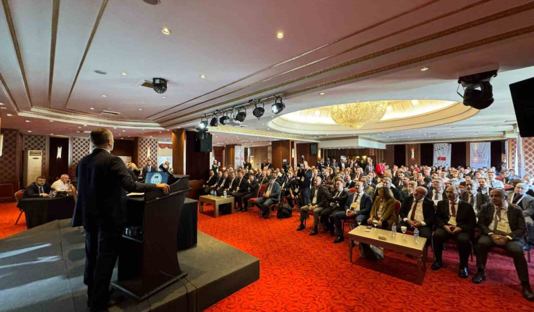 Rektör Türkmen, Türki̇ye Üni̇versi̇te Sporları Federasyonu Başkanı Seçi̇ldi̇