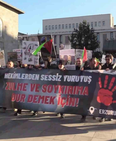 Sağlık Çalışanlarının Protesto Yürüyüşleri̇ Bi̇r Yıldır Devam Edi̇yor
