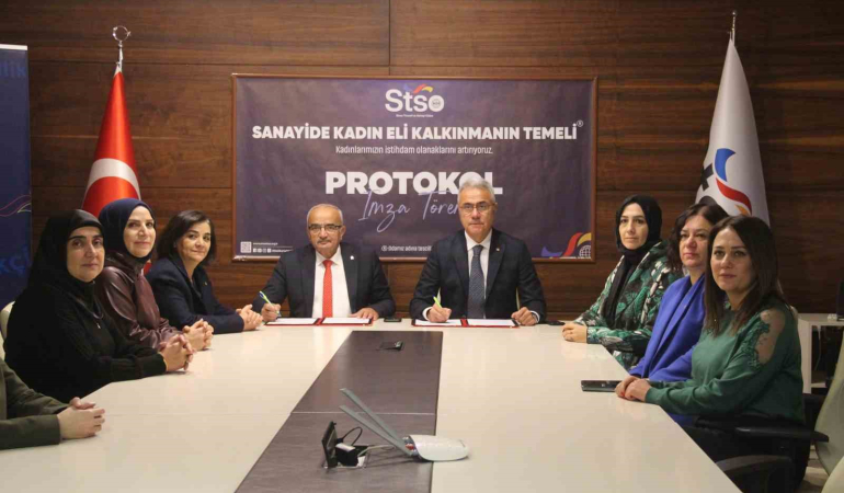 Sanayi̇de Üreti̇me Kadın Eli̇ Değecek