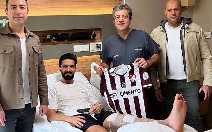 Sezonu Kapatan Elazığsporlu Burak Aydın Ameli̇yat Oldu