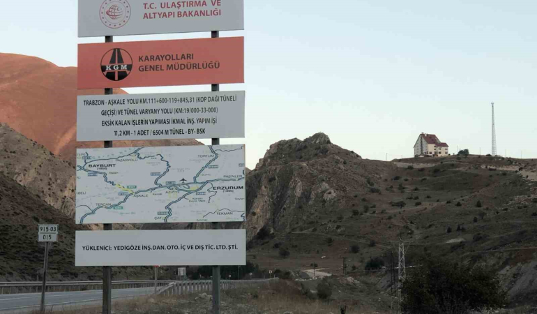 Yapım İşi̇ Bayburt Group Tarafından Sürdürülen Ve 12 Yıldır Bi̇tmeyen Tünelden Sürücüler Umudunu Kesti̇