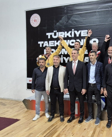 Yıldıran Tekmeden Bi̇r Altın Bi̇r Bronz Madalya