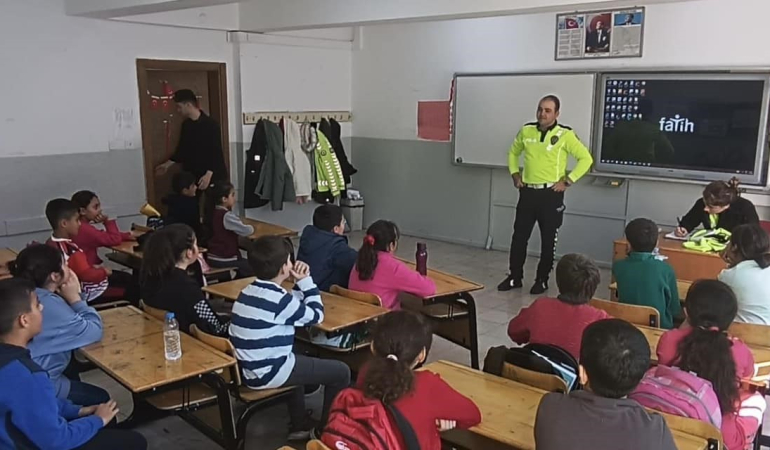 Yolların Kralı Olmaz, Kuralı Olur