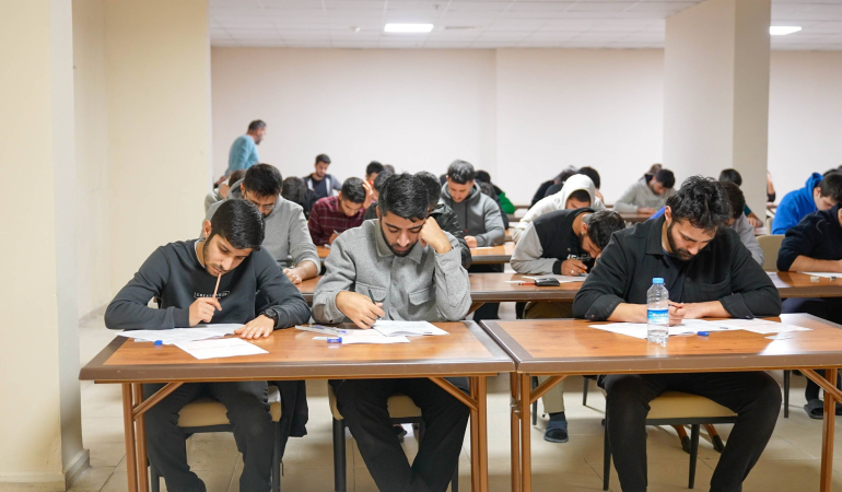 Erzincan’da “Umre Ödüllü Gençlik Bilgi Yarışması” Düzenlendi